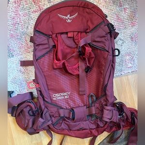 Osprey Kresta 30 Backpack in Deep Red